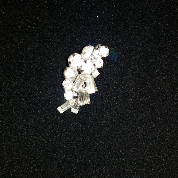 Vintage Rhinestone Cluster Earrings - Picture 3 of 6